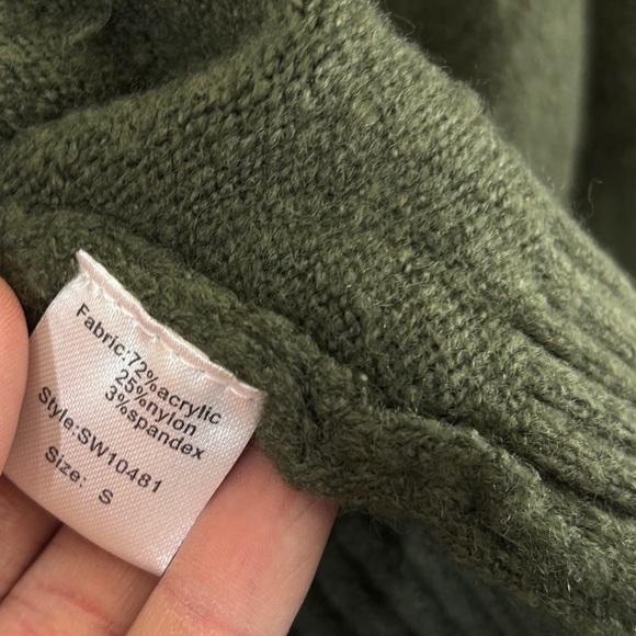 Elan Green Cowl Neck Sweater with Voluminous Sleeves - Picture 5 of 5